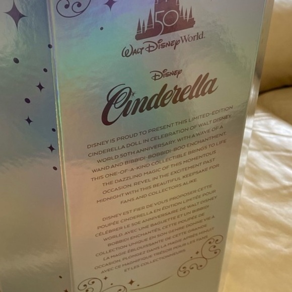 Disney Princess Cinderella Doll with Gold and White Gown. Collectable, retired - Picture 7 of 12